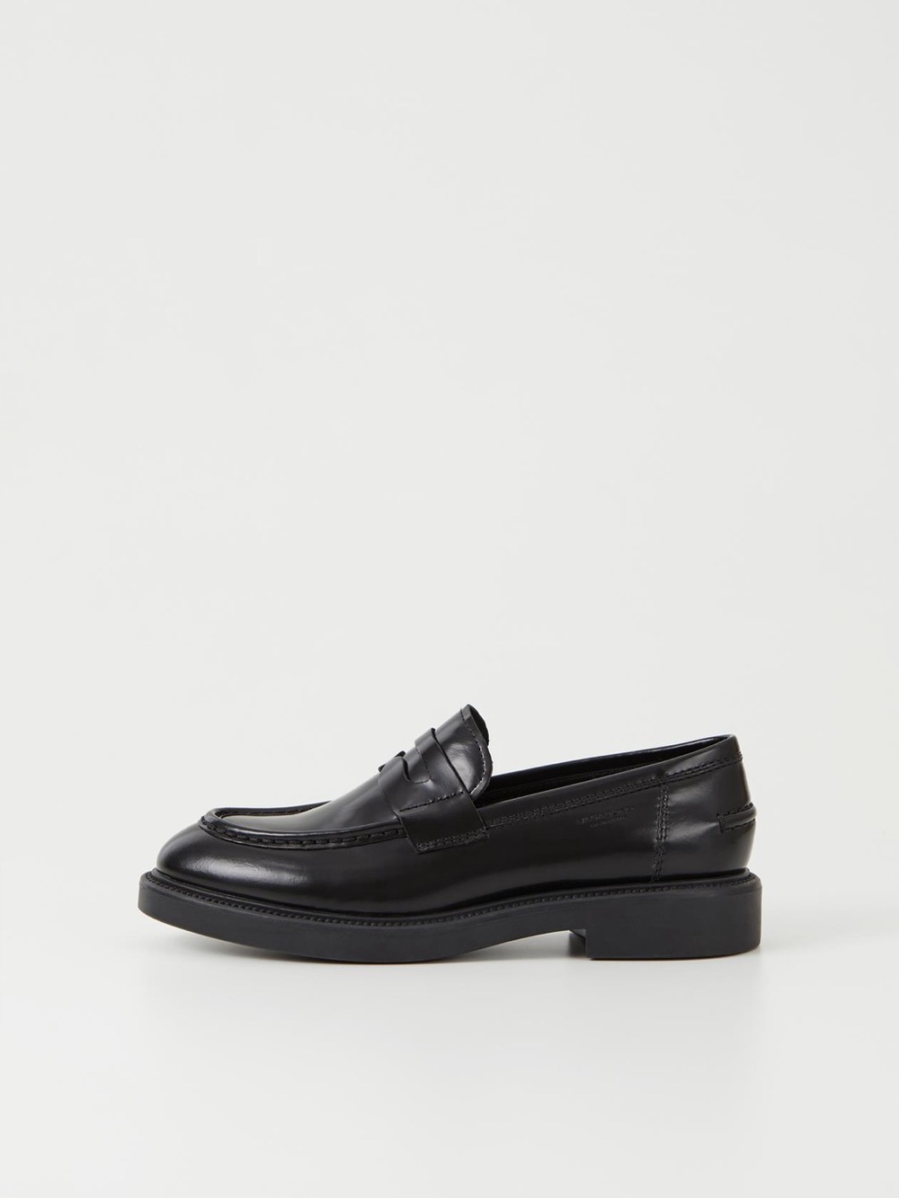 NWT Vagabond “Alex W” black leather loafers